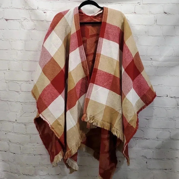 Soft Surroundings Buffalo Wrap Shawl Red Beige Check - Picture 4 of 9